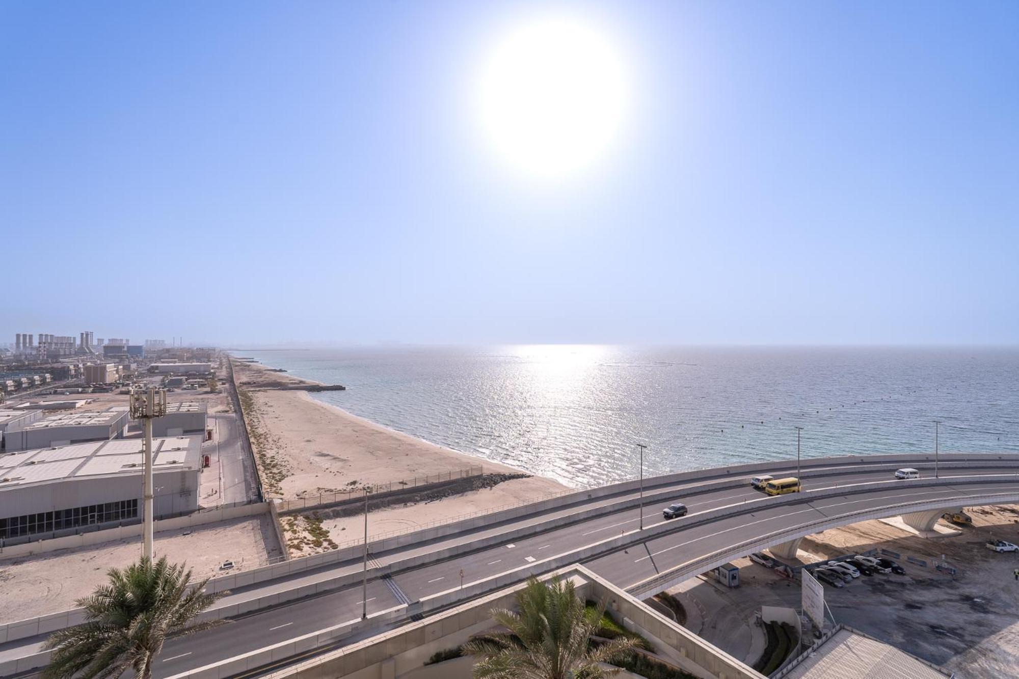 Blazing By The Seaside - Suiteable * Dubai